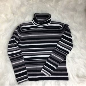 Stripped turtleneck